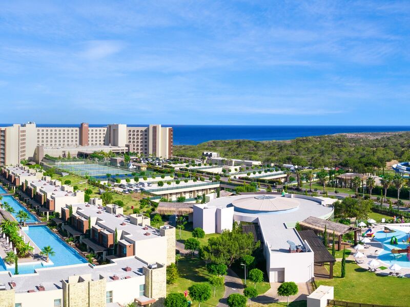 Concorde Luxury Resort Hotel