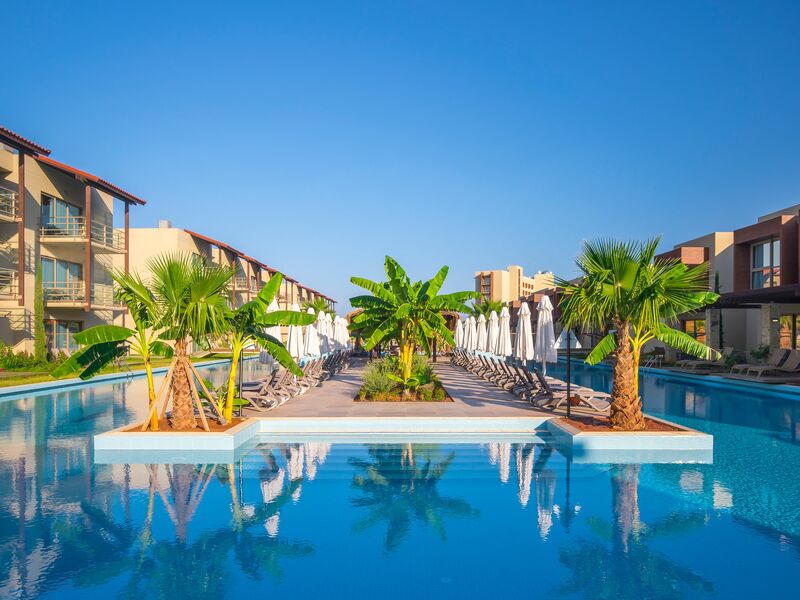 Concorde Luxury Resort Hotel