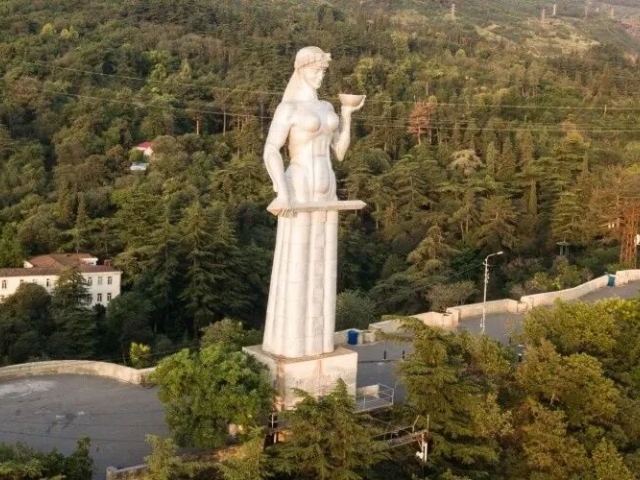 İkonik Gürcistan Turu Batum – Kutaisi – Gori - Tiflis – Borjomi – Kars - Erzurum |4 Gece Otel Konaklamalı Uçaklı İstanbul Çıkışlı ( Trabzon Başlar )