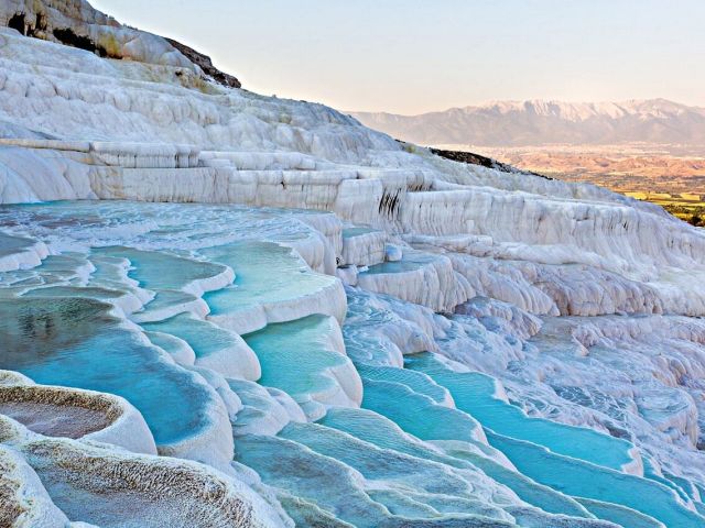 Lavanta Tarlaları Salda Gölü Pamukkale Çeşme Alaçatı Turu (1 Gece Otel Konaklamalı)