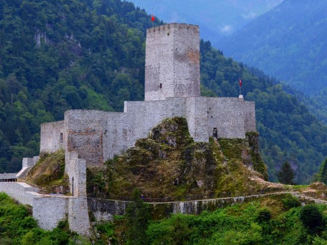 Uçaklı Karadeniz Yaylaları ve Batum Turu (3 Gece Otel Konaklamalı)