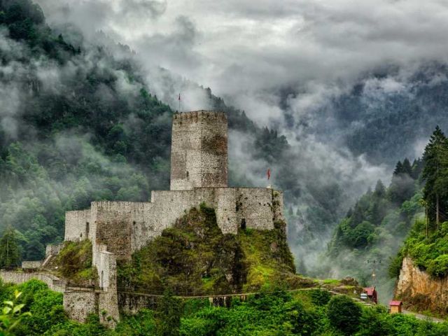 Kurban Bayramı Özel Uçaklı Butik Batum ve Ayder Yaylası Turu (2 Gece Batum Konaklamalı)
