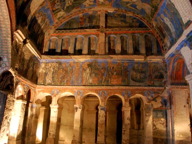 Uçaklı Kapadokya Turu Ajet ile / 2 Gece Cave Hotel Otel Konaklaması