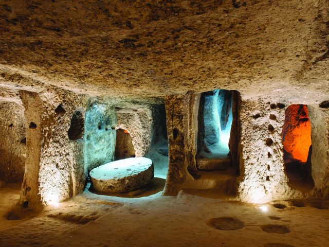 Uçaklı Kapadokya Turu Ajet ile / 2 Gece Cave Hotel Otel Konaklaması