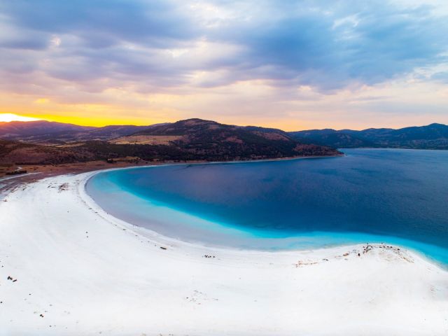 Kurban Bayramı Özel Bozcaada Ayvalık Çeşme Pamukkale Salda Gölü Turu (2 Gece Otel Konaklamalı)