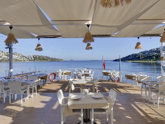 Golden Age Hotel 3 GECE Konaklamalı Bodrum Tatil Paketi