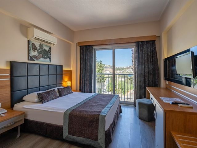 Golden Age Hotel 4 Gece Konaklamalı Bodrum Tatil Paketi