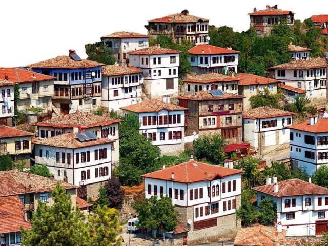 Kurban Bayramı Özel Batı Karadeniz Abant Safranbolu Amasra Turu (1 Gece Konaklamalı)