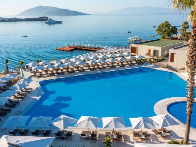 Mira Beach Resort Otel 4 Gece Konaklamalı Bodrum Tatil Paketi