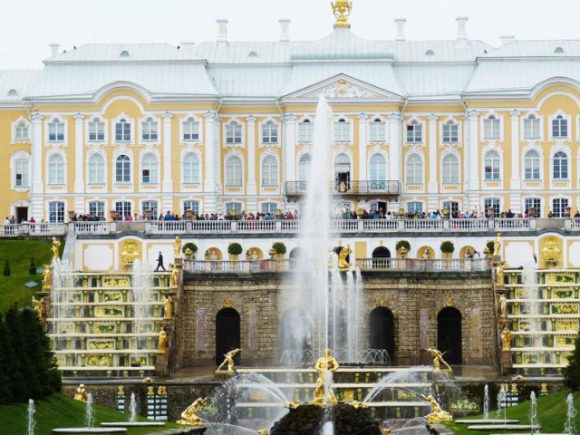Rusya'nın İki Başkenti Moskova & St. Petersburg Ajet İle 5 Gece