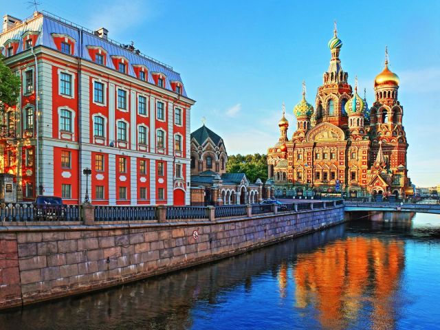 Rusya'nın İki Başkenti Moskova & St. Petersburg Ajet İle 5 Gece