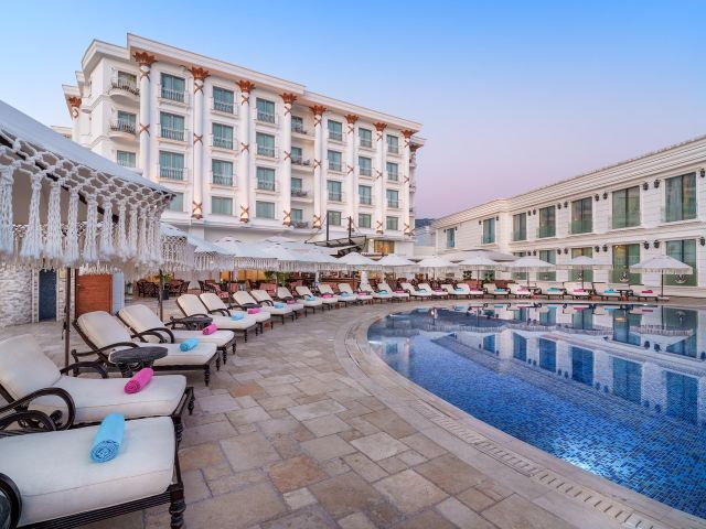17-20 AĞUSTOS 2026 LES AMBASSADEURS OTEL - YARIM PANSIYON PLUS