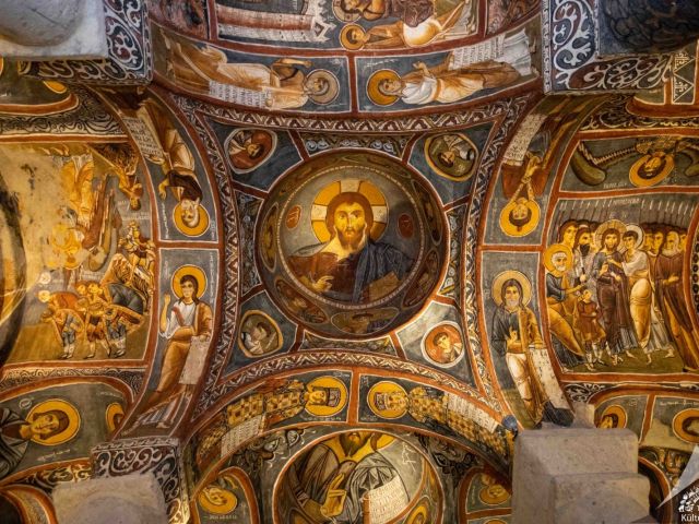 Sevgililer Günü Özel Uçaklı Kapadokya Kayseri Turu 2 Gece 3 Gün Cave Otel Konaklamalı