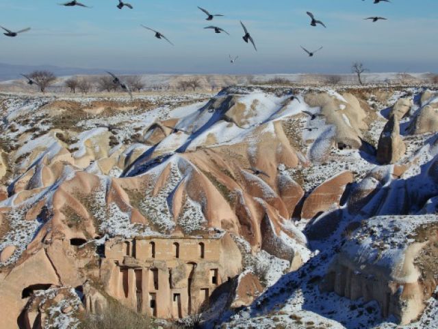 Sevgililer Günü Özel Uçaklı Kapadokya Kayseri Turu 2 Gece 3 Gün Cave Otel Konaklamalı