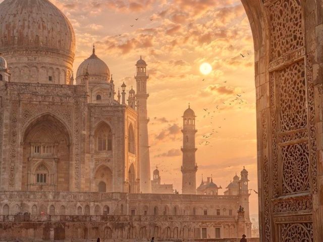 Sevgililer Günü Özel Elegant Fas Çöl Safari 4 Gece THY İle Ekstra Turlar Dahil