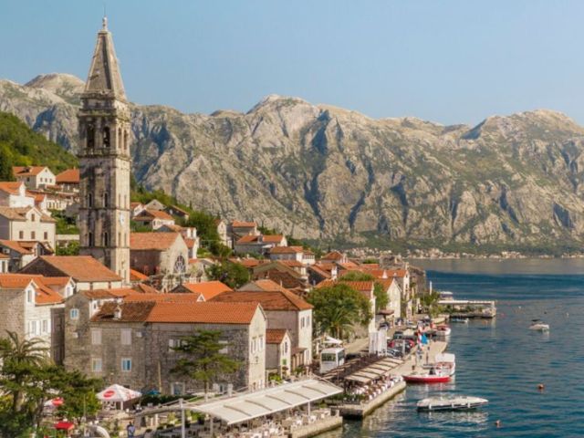 Sevgililer Günü Özel Pegasus Havayolları İle Vizesiz Karadağ Arnavutluk Turu ( 3 Gece Otel Konaklamalı )