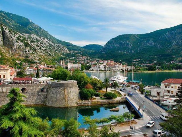 Sevgililer Günü Özel  Pegasus Havayolları İle Vizesiz Karadağ Arnavutluk Turu ( 3 Gece Otel Konaklamalı )