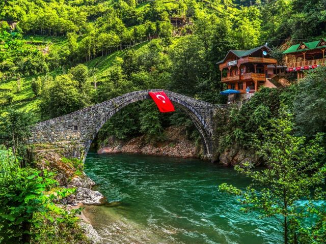 Ramazan Bayramı Özel Uçaklı Butik Batum ve Ayder Yaylası Turu (2 Gece Batum Konaklamalı)