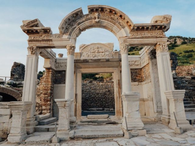 Ramazan Bayramı Özel İzmir Çeşme Alaçatı Kuşadası Şirince Efes Turu (1 Gece Otel Konaklamalı)