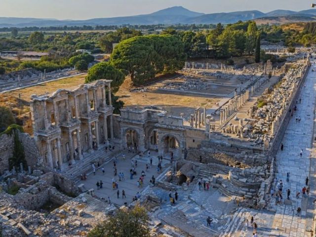 Ramazan Bayramı Özel İzmir Çeşme Alaçatı Kuşadası Şirince Efes Turu (1 Gece Otel Konaklamalı)